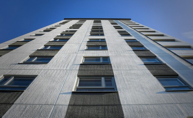 building 7195287 1920